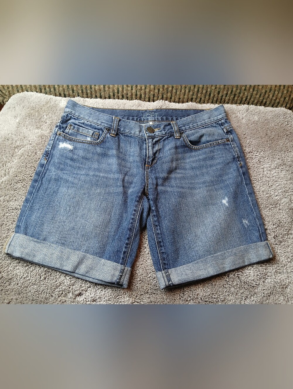 LOFT 100% Cotton Distressed Cuffed Bermuda Denim Shorts Medium Wash Size 29/30